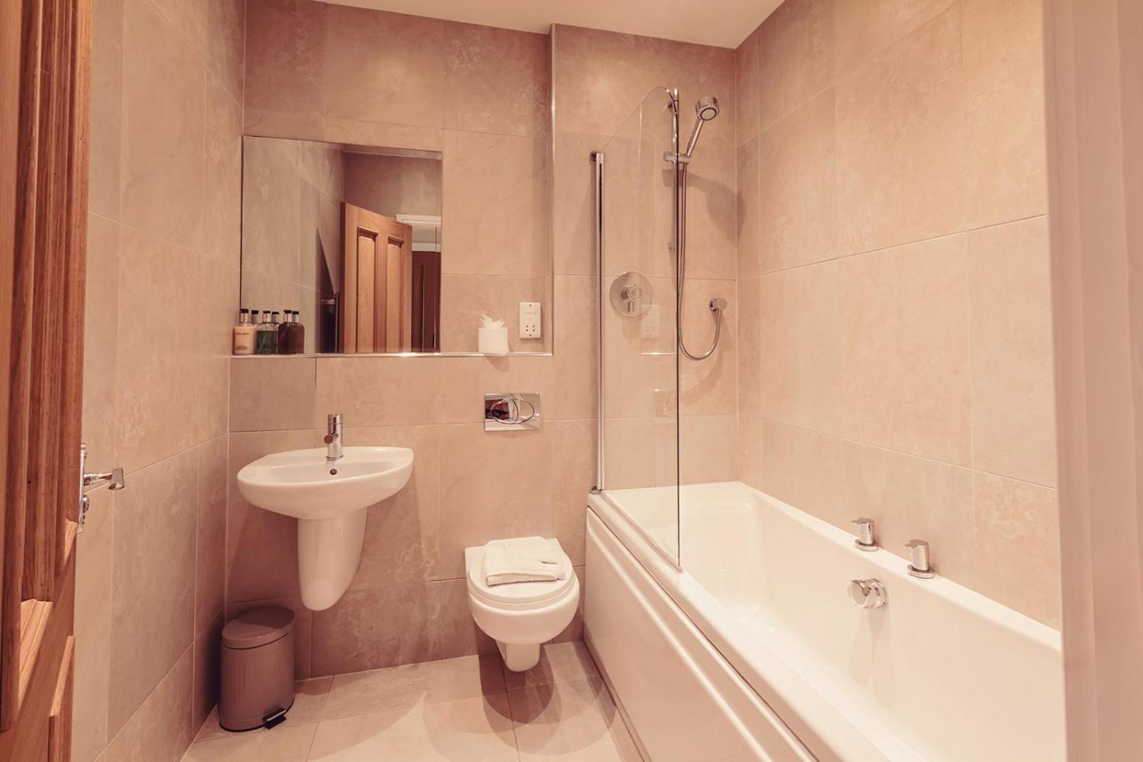 Longlands & 5*