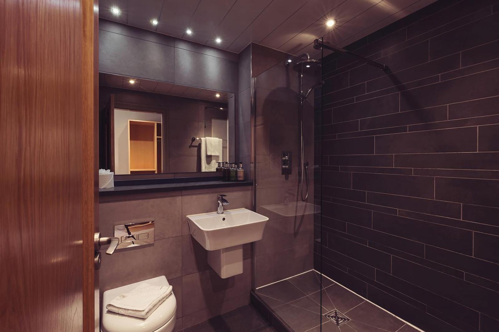 Hotel Longlands &