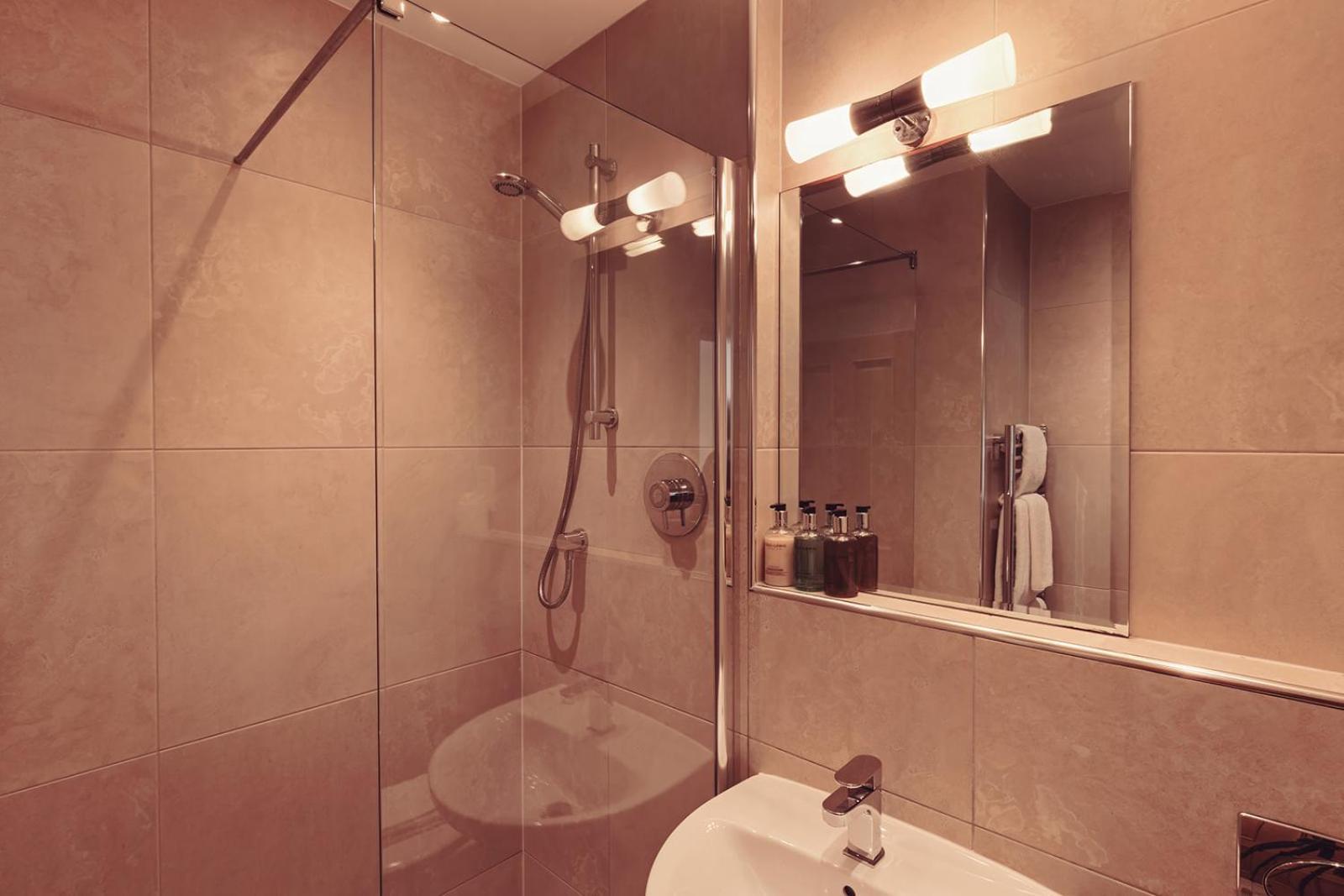 Hotel Longlands & 5*